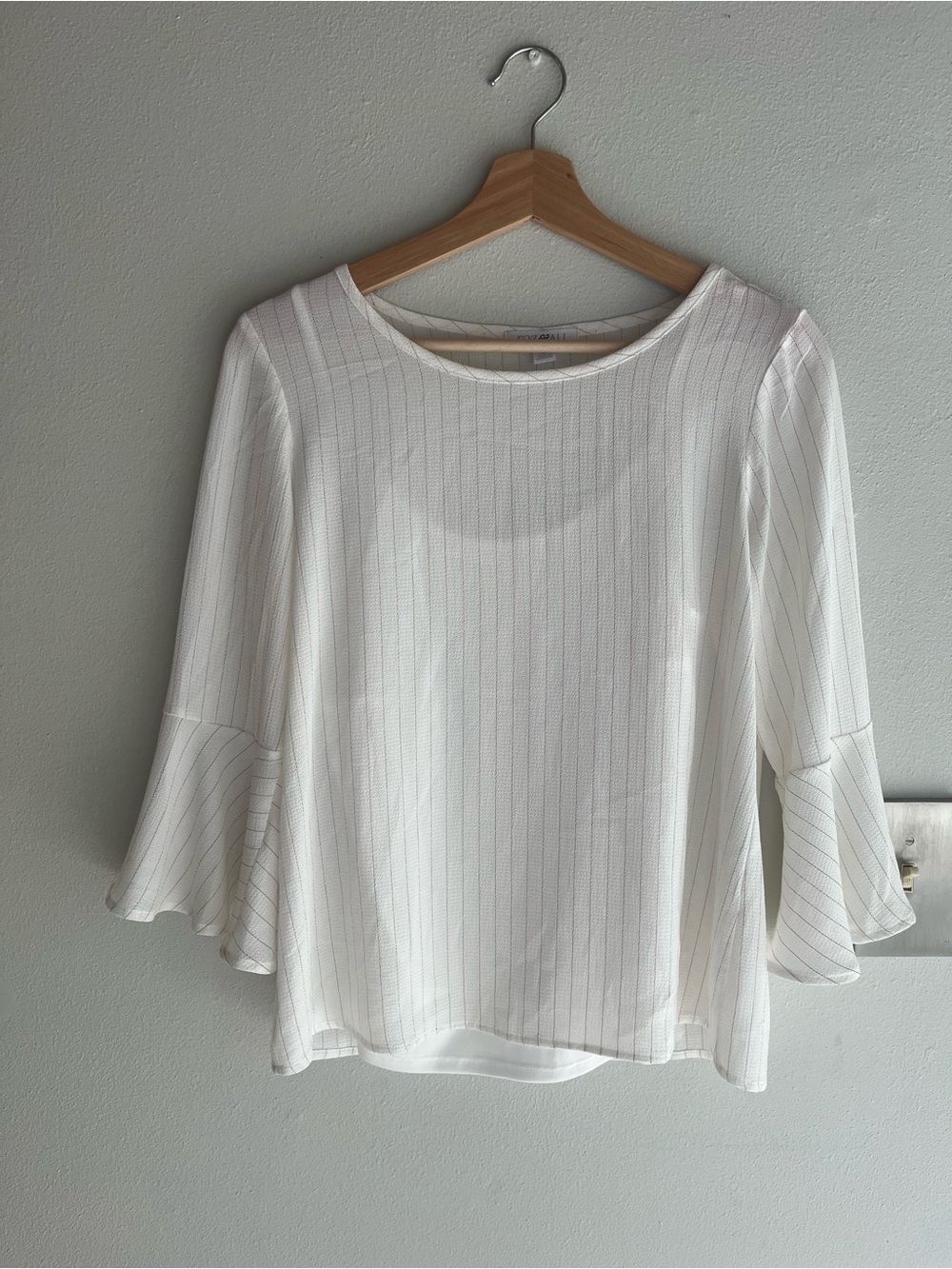 Roz & Ali White Ruffled-Sleeve Blouse